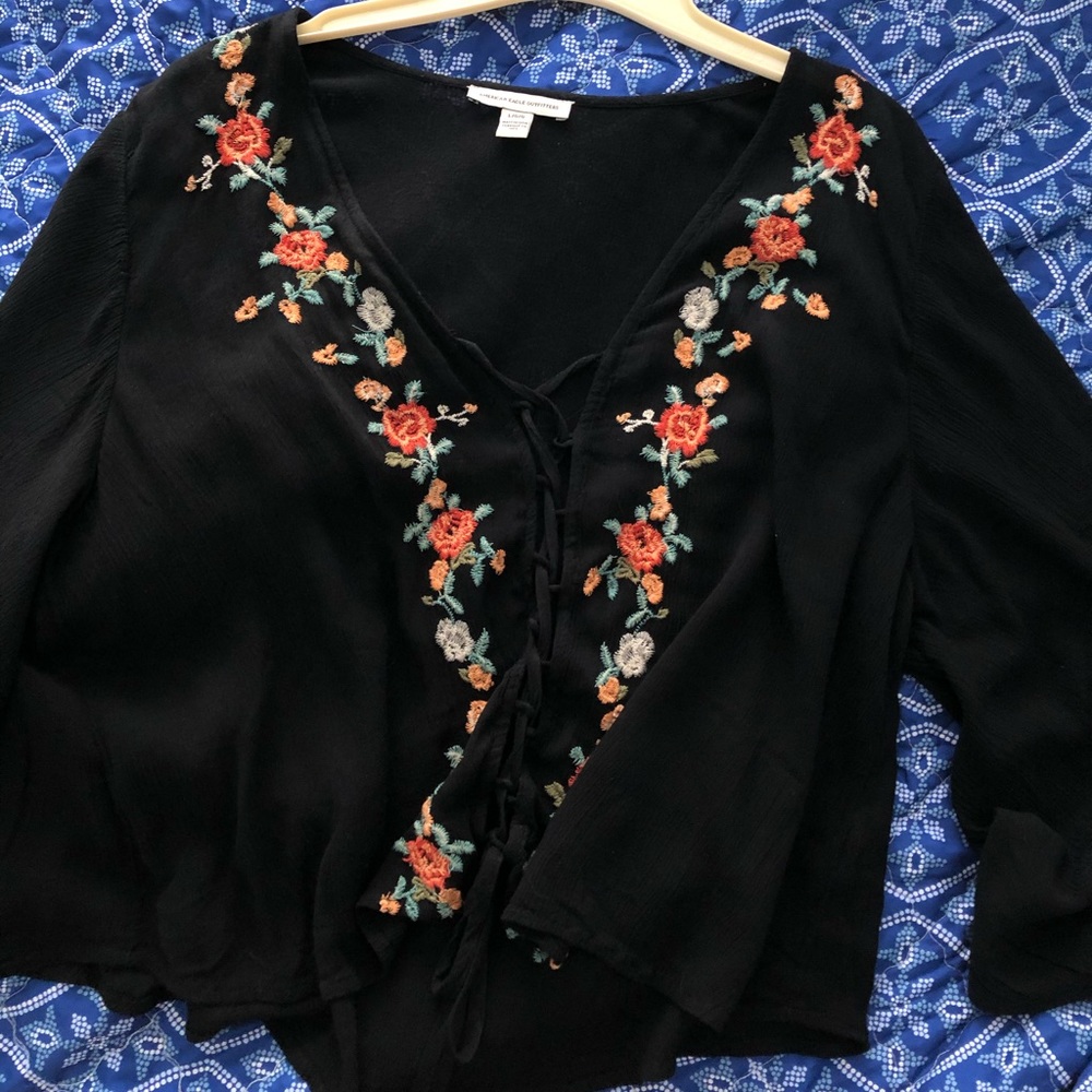 Flowy Black Mid-Sleeve Floral Design Top